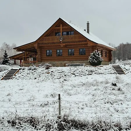 Srub Pohodar V Novohradskych Horach Benesov nad Cernou